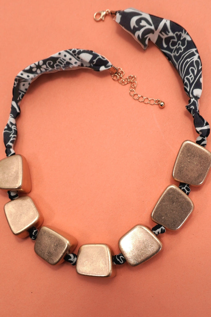 HANDMADE SCARF NECKLACE-IRREGULAR GOLD SQUARE | 80N92492