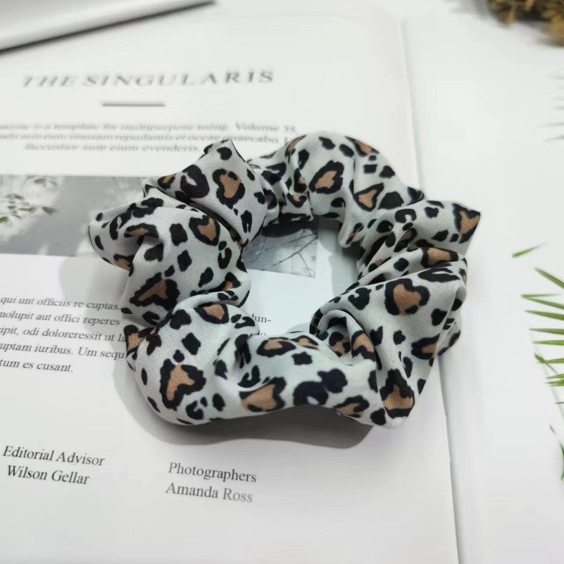 LEOPARD PATTERN SCRUNCHIES SET OF 5 | 40S742