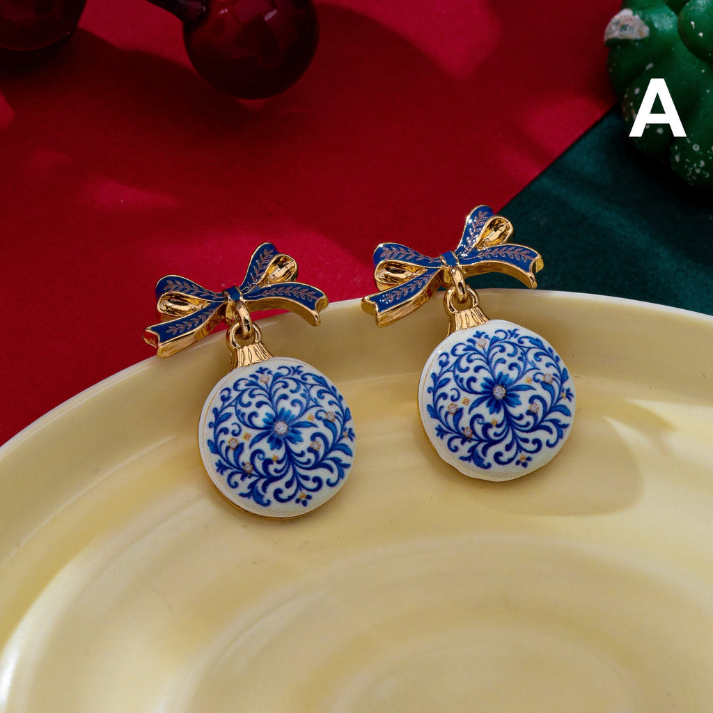 Vintage Botanical Christmas Ornament Bow Earrings | 80E63594