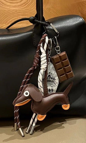 BAG CHARM KEY CHAIN - VEGAN LEATHER DOG CHOCOLATE | 40KC164