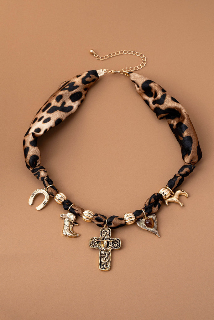 CHARM ANIMAL SCARF NECKLACE-WESTERN CROSS BOOT HAT | 80N92616