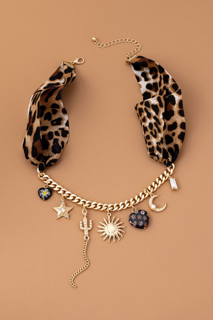 CHARM ANIMAL SCARF NECKLACE-WESTERN SUNBLAST STAR | 80N92617