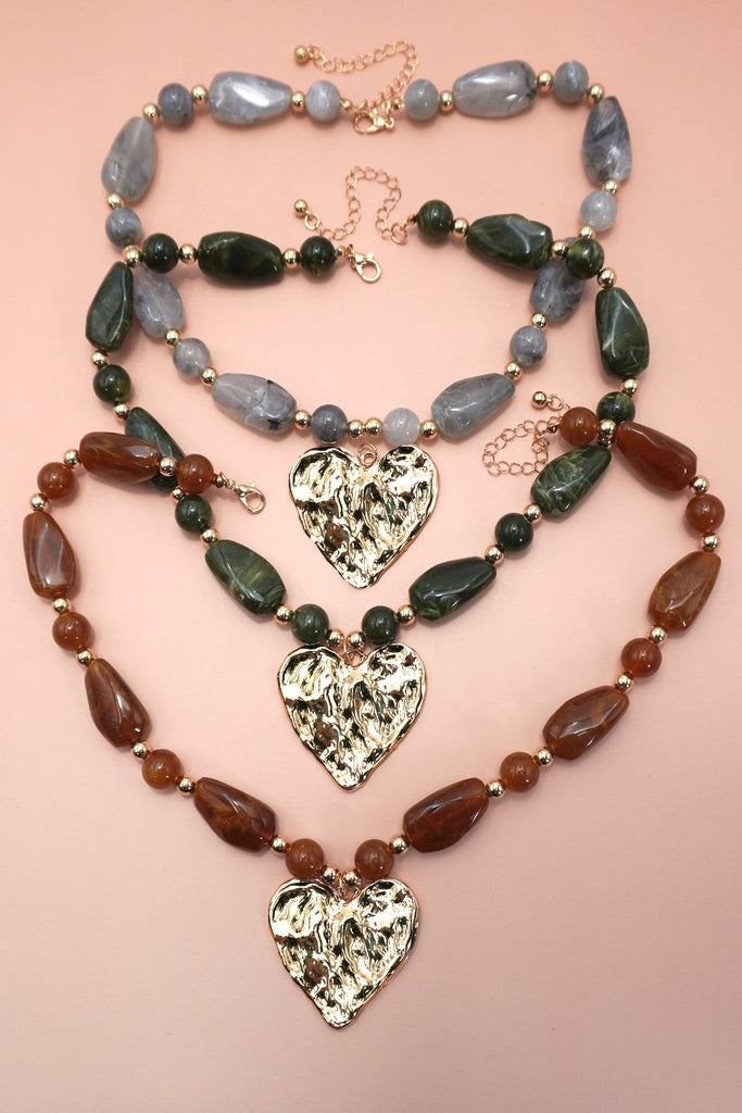 Hammered Heart Pendant Resin Beaded Necklaces | 40NK9662
