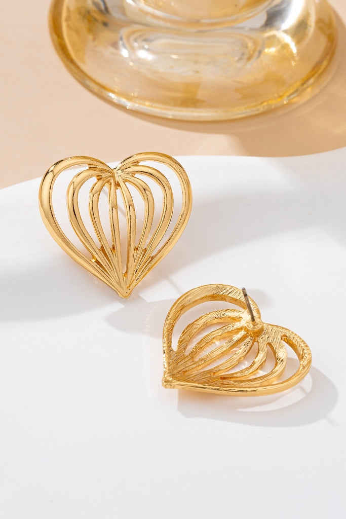 Gold Ribbed Heart Stud Earrings | 80E61753