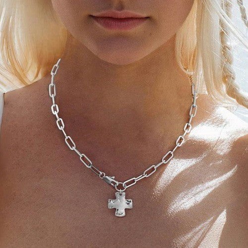 NOTABLE HAMMERED CROSS FRONT TOGGLE NECKLACE | 40NK9666