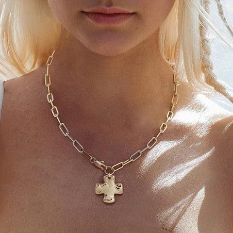 NOTABLE HAMMERED CROSS FRONT TOGGLE NECKLACE | 40NK9666