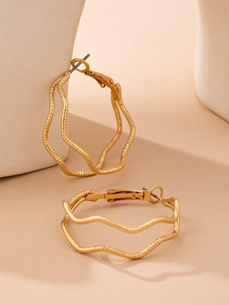 Textured Wavy Gold Hoop Earrings | 80E61896
