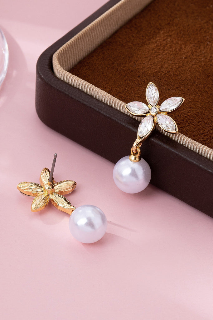 Glass Crystal Star-Flower & Round Pearl Earrings | 80E62000