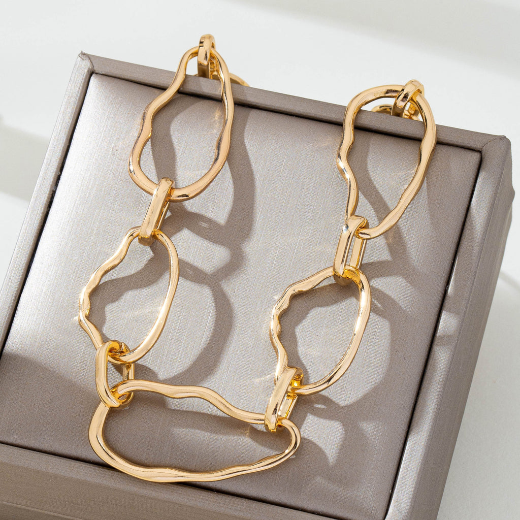 Artisanal Hammered Organic Link Necklace | 80N93011