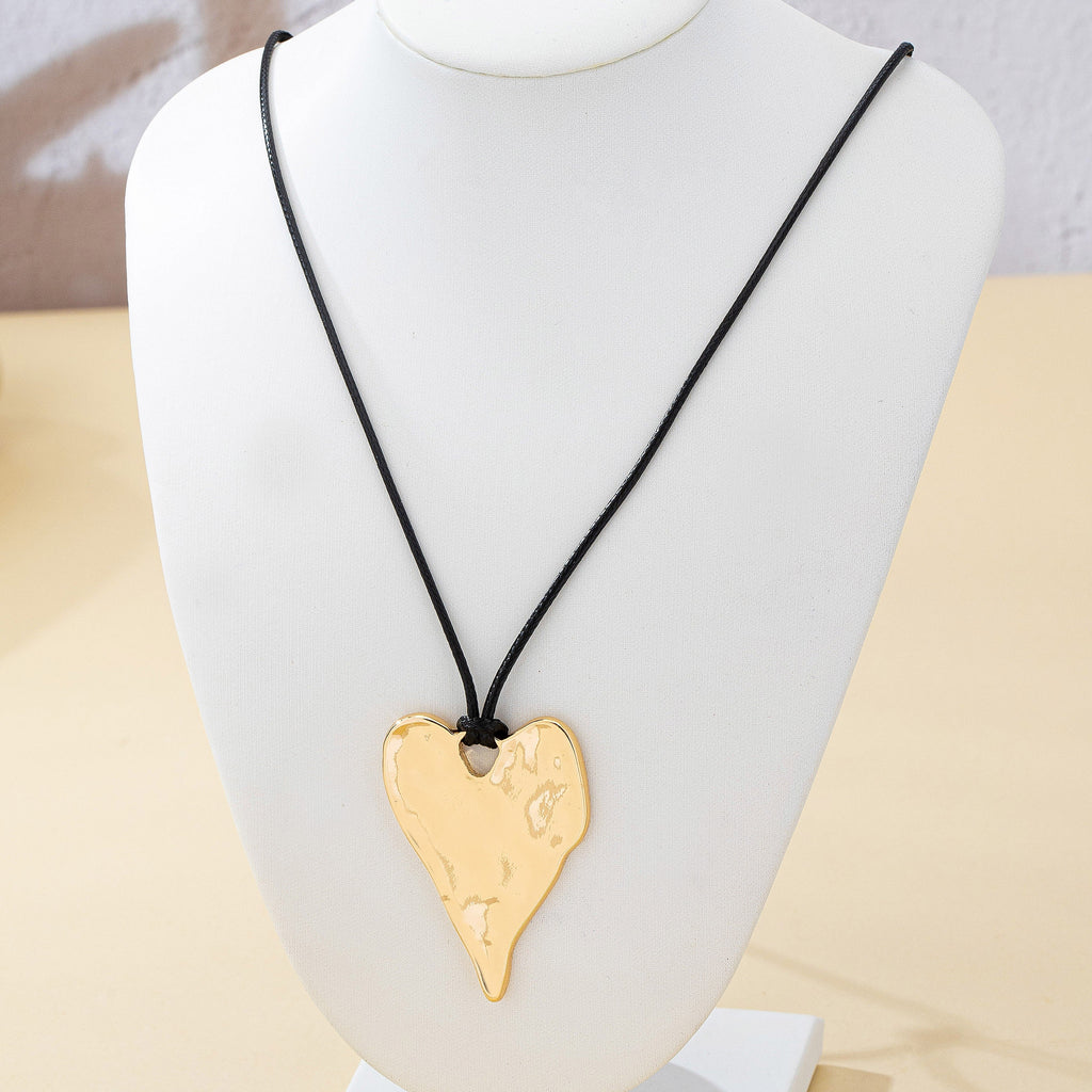 Hammered Heart Cord Landyard Necklace | 80N93016