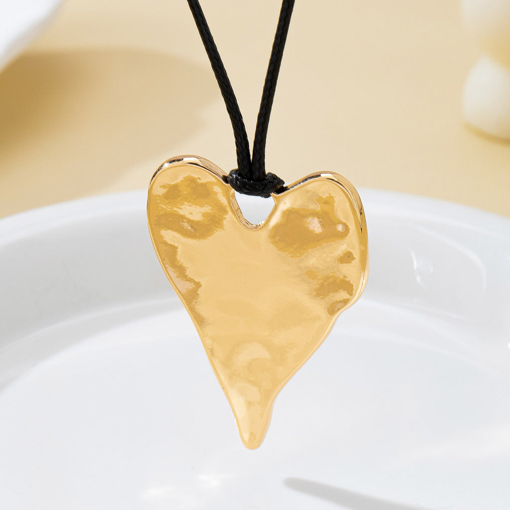 Hammered Heart Cord Landyard Necklace | 80N93016