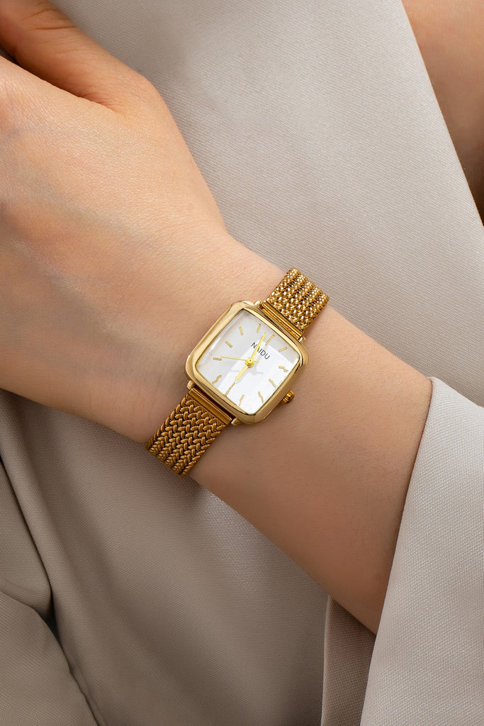 SQUARE FACED MESH BAND BRACELET WATCH | 80W003
