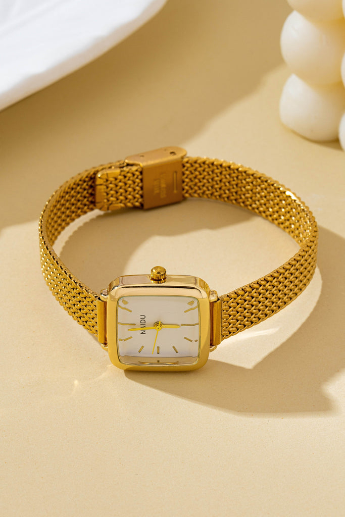 SQUARE FACED MESH BAND BRACELET WATCH | 80W003