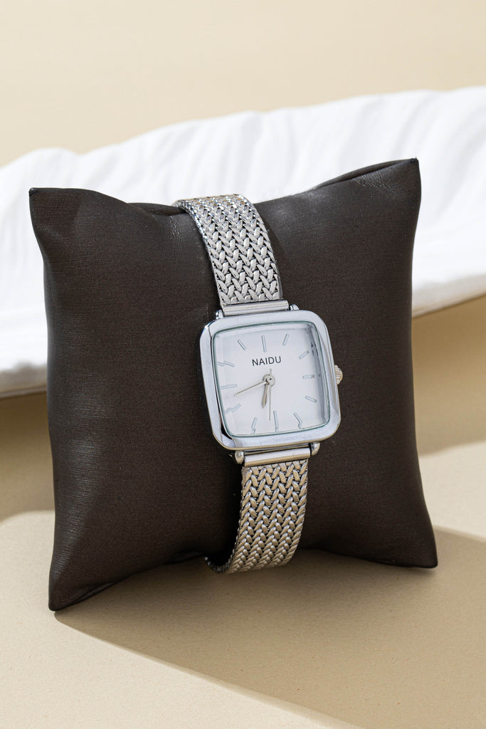 SQUARE FACED MESH BAND BRACELET WATCH | 80W003