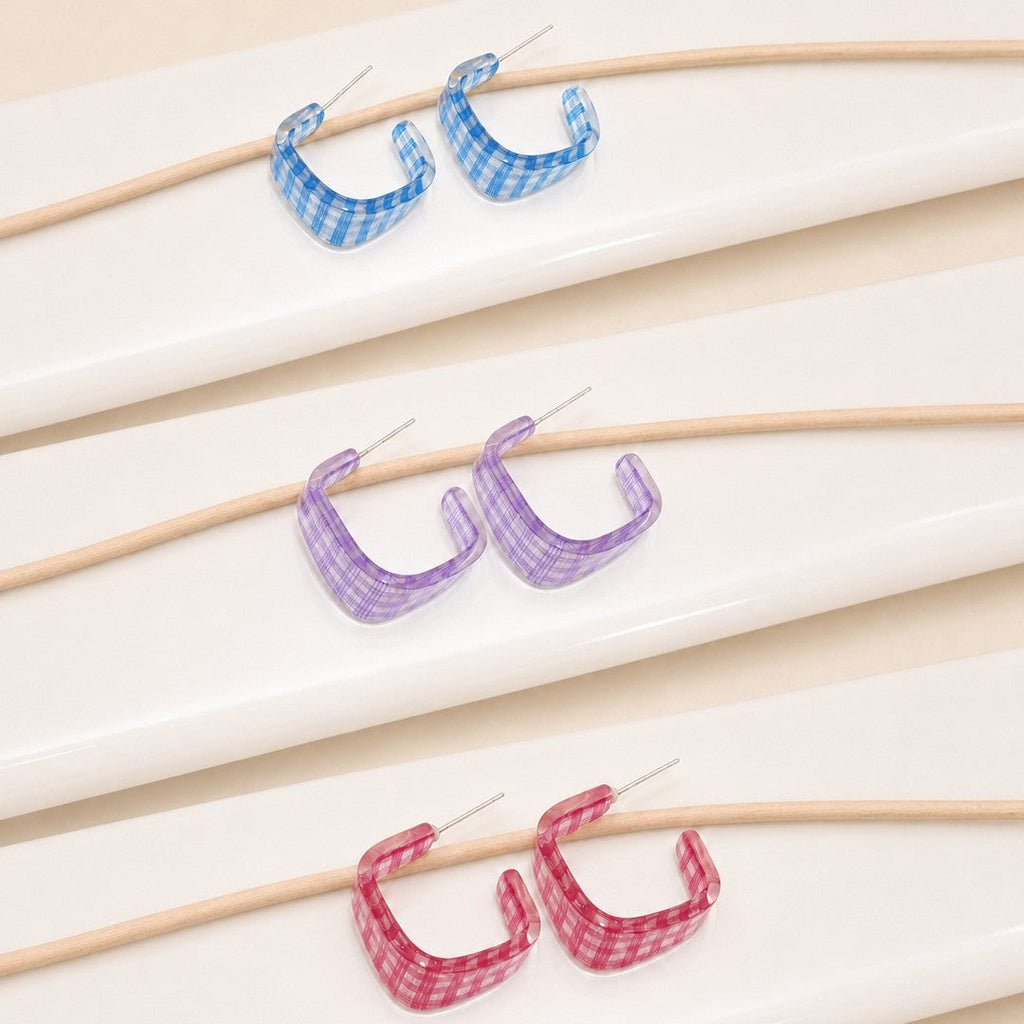 ACRYLIC CHECKER HOOP EARRINGS | 40E499