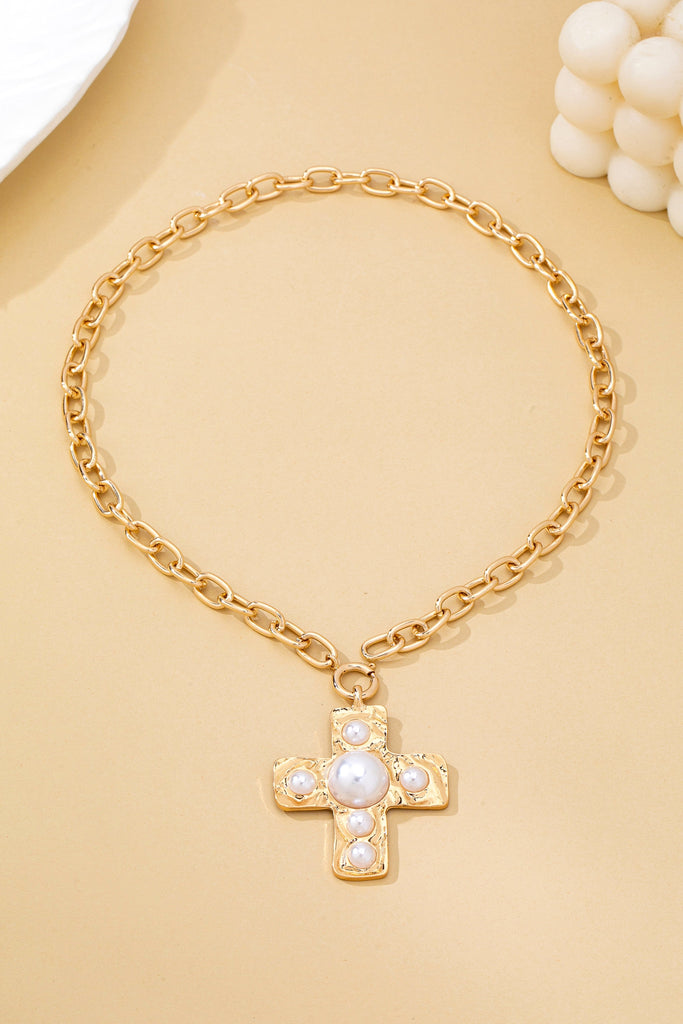 Hammered Cross Pearl Necklace | 80N93048