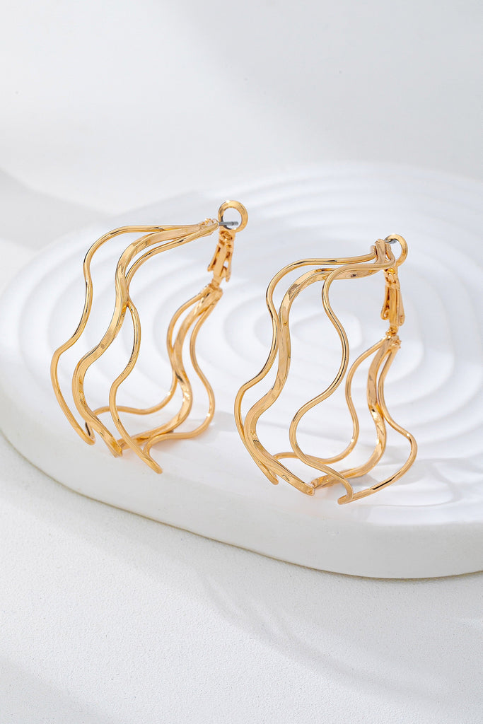 Textured Wavy Gold Hoop Earrings | 80E62228