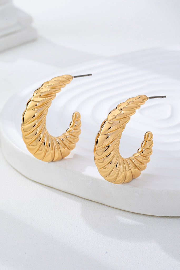 Vintage-Inspired Gold-Tone Ribbed Croissant Hoop Earrings | 80E62234