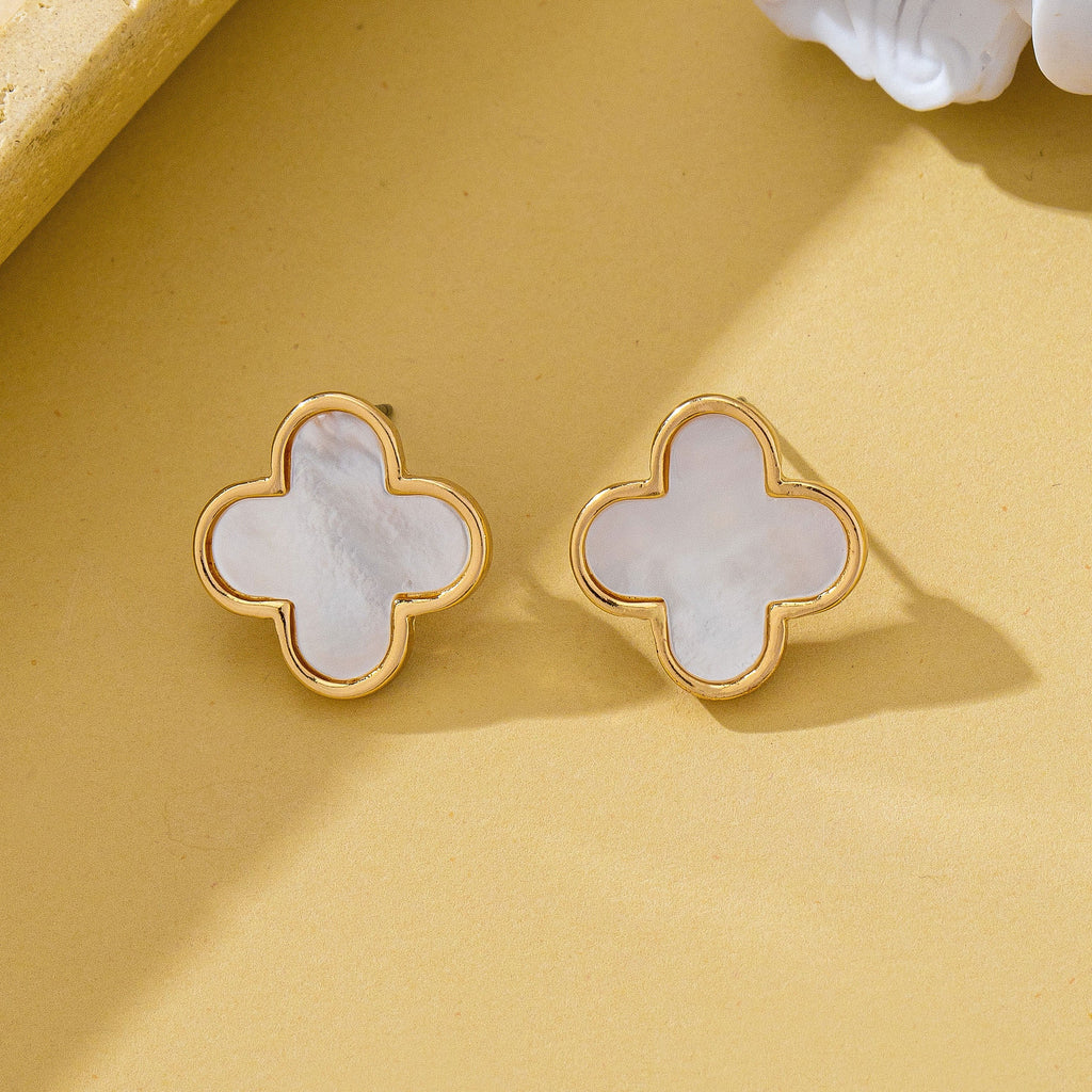 Mother of Pearl Clover Stud Earrings | 80E62351