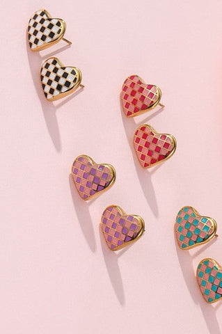 Checkered Enamel Heart Stud Earrings | 40E511
