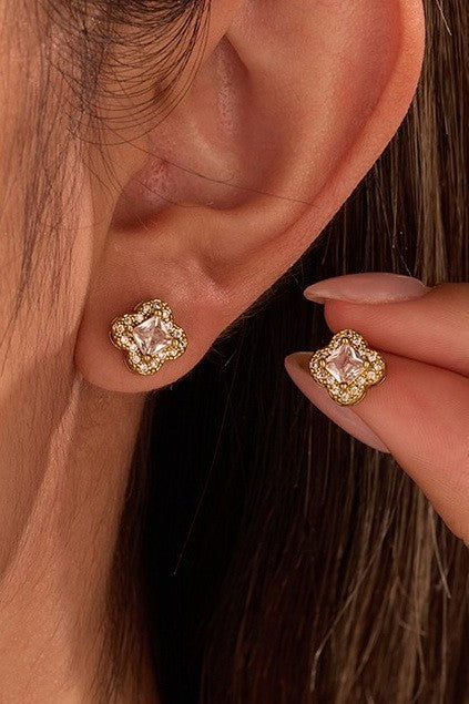 Clover Halo Stud Earrings | 40E520
