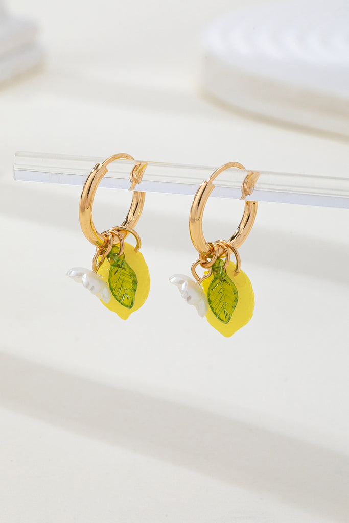 Lemon Leaf Daisy Charms Hoop Earrings | 80E62671