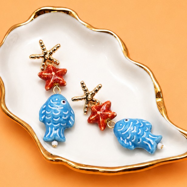Under the Sea Ceramic Fish & Starfish Drop Earrings | 40E538