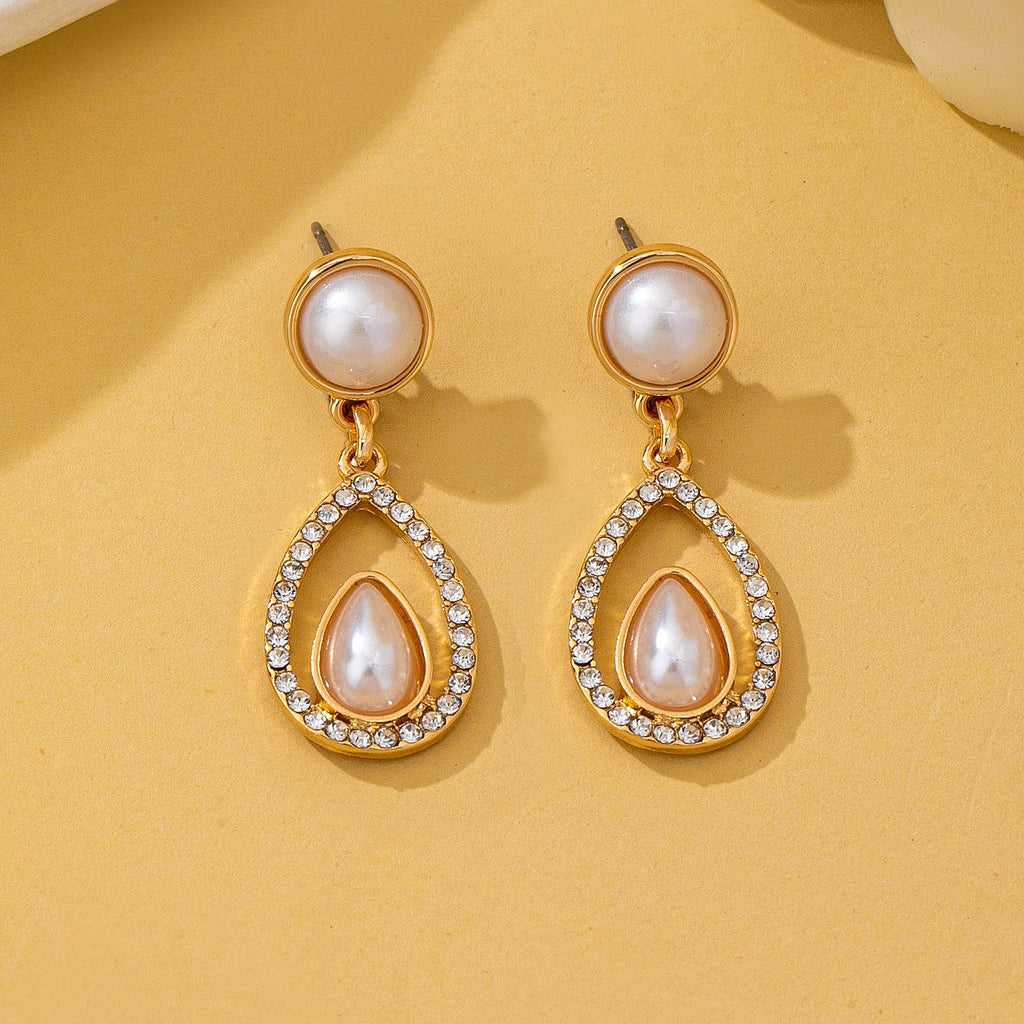 Pearl and Rhinestone Teardrop Drop Earrings | 80E62979