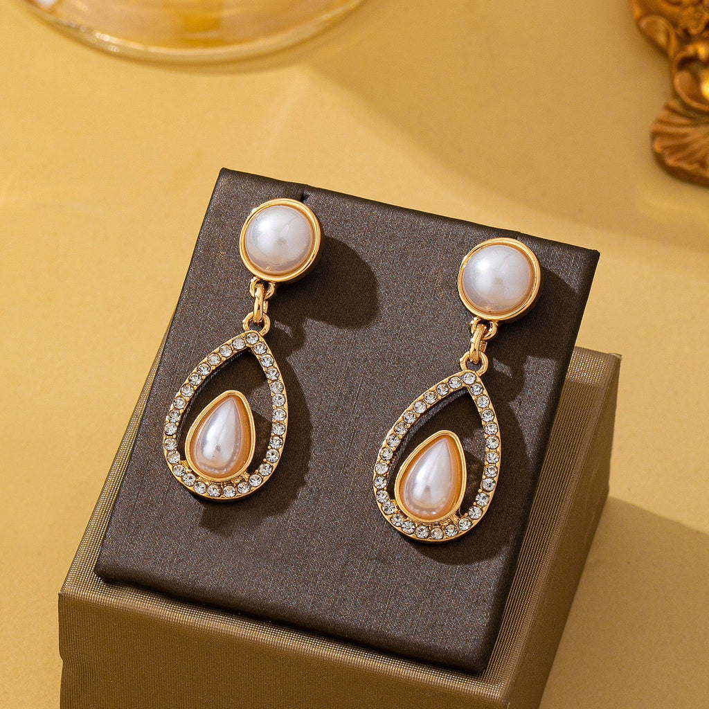 Pearl and Rhinestone Teardrop Drop Earrings | 80E62979