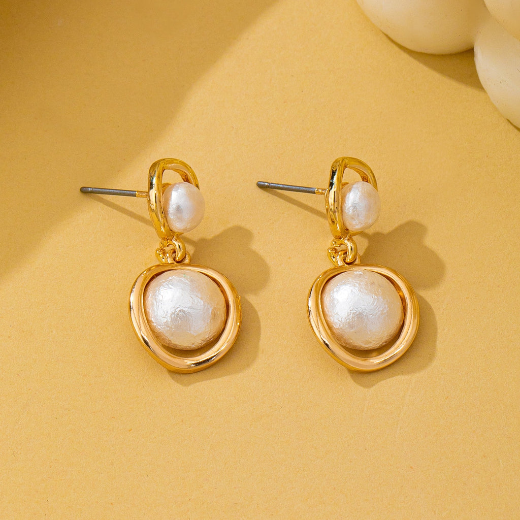 Organic Gold Ring Freshwater Pearl Drop Earrings | 80E62953