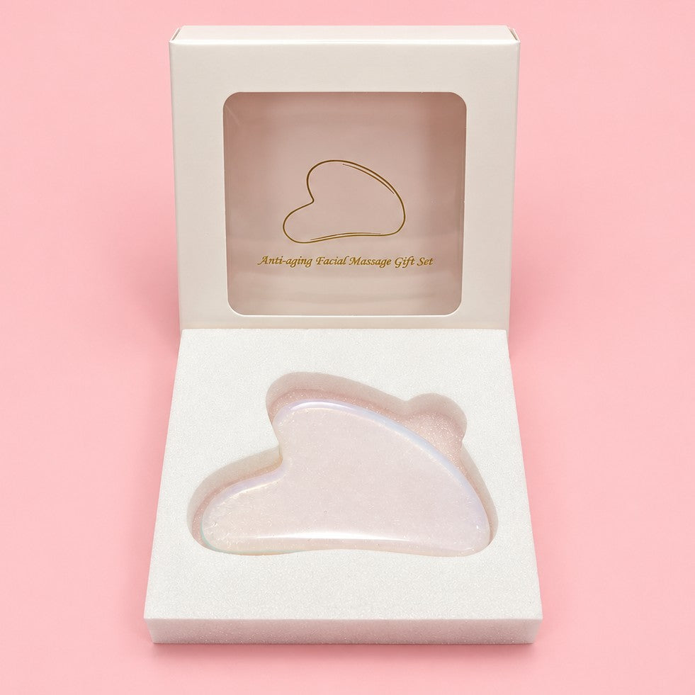 Heart-Shaped Gua Sha Facial Sculpting Tool | 40GS631