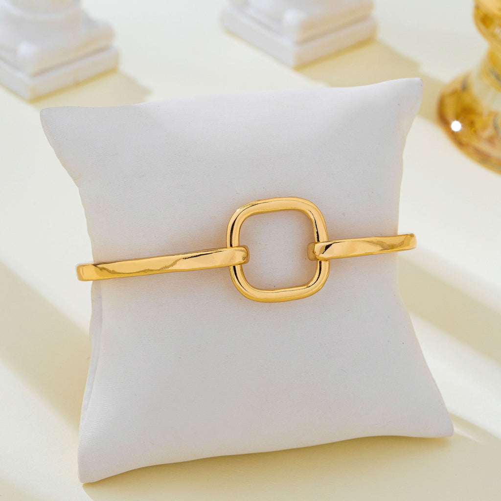 Hammered Square Link Toggle Bracelet | 80B1964
